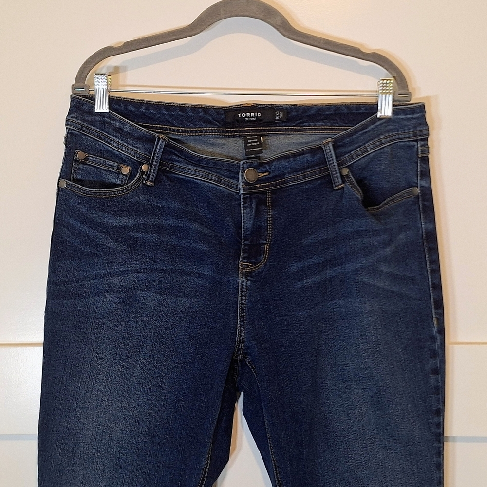 Torrid Bootcut Midrise Jeans Stretch 16XS Darkwash Whiskered - Picture 3 of 14